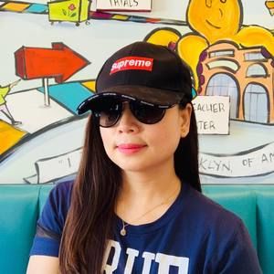 Meet your Posher, Roxanne